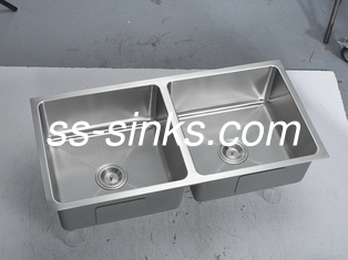 ハンドメイドの二重洗面器のUndermountのステンレス鋼の台所の流しのキャビネット
