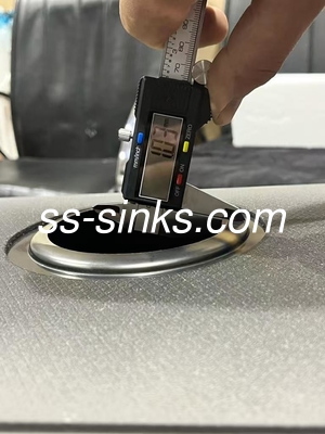 スタッドレスタイヤのダブルボウル・シンクバスケット 排水器 センター 排水器 配件を含むバスケット
